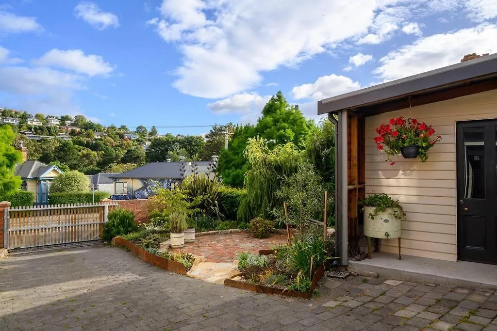 Macquarie Street Stable Apartment Hobart