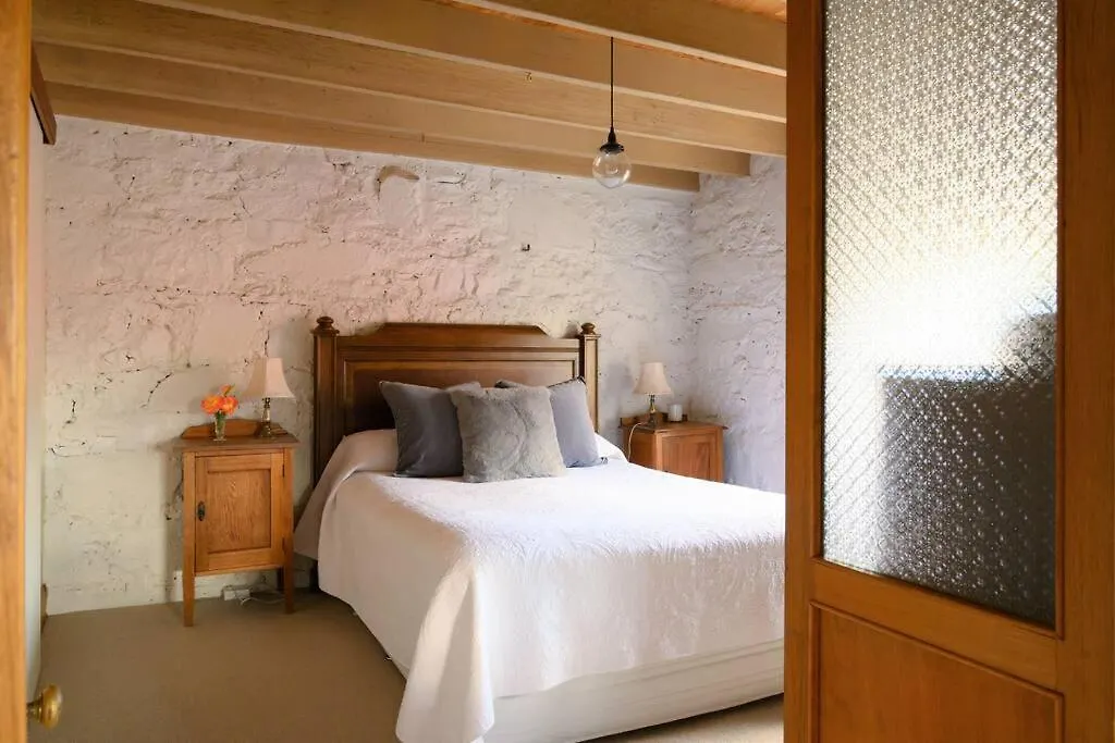 Macquarie Street Stable Apartment Hobart