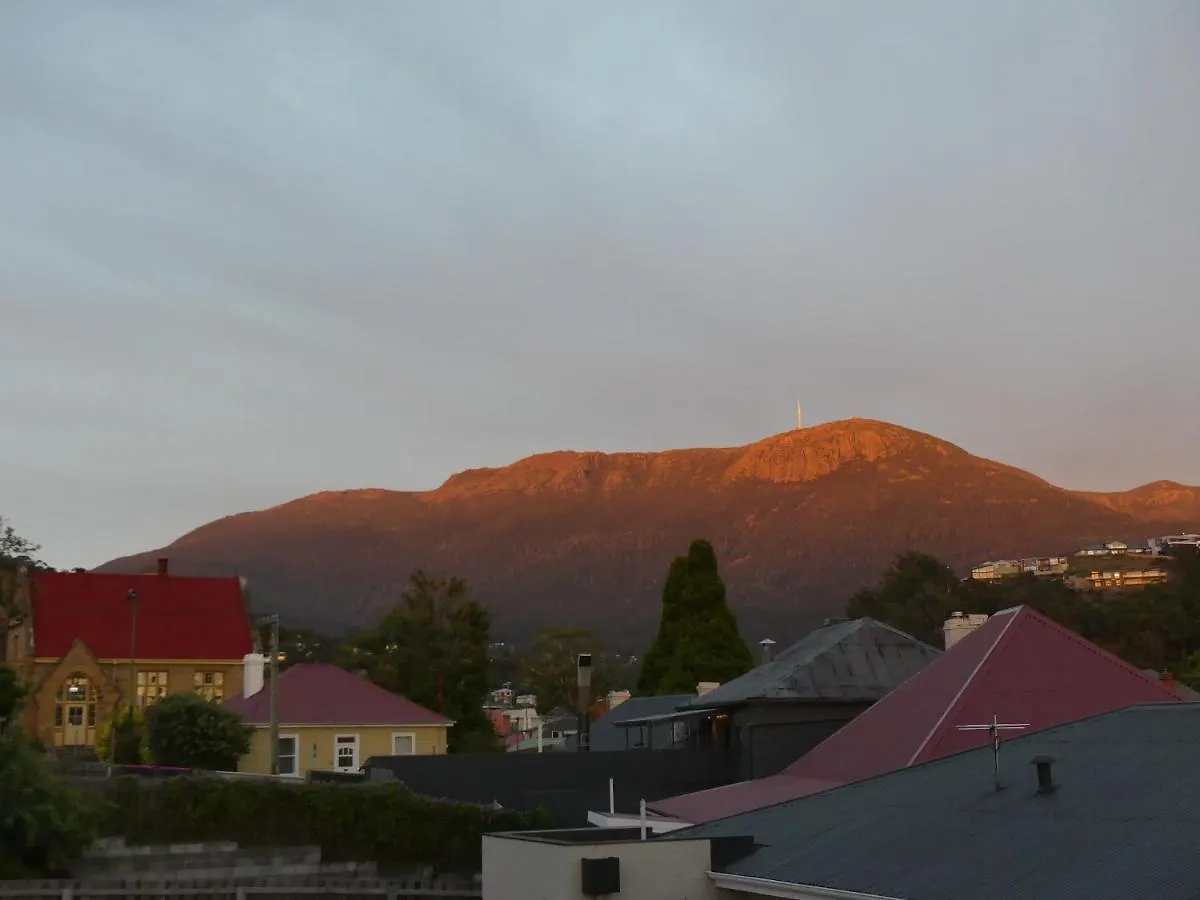 Macquarie Street Stable Apartment Hobart